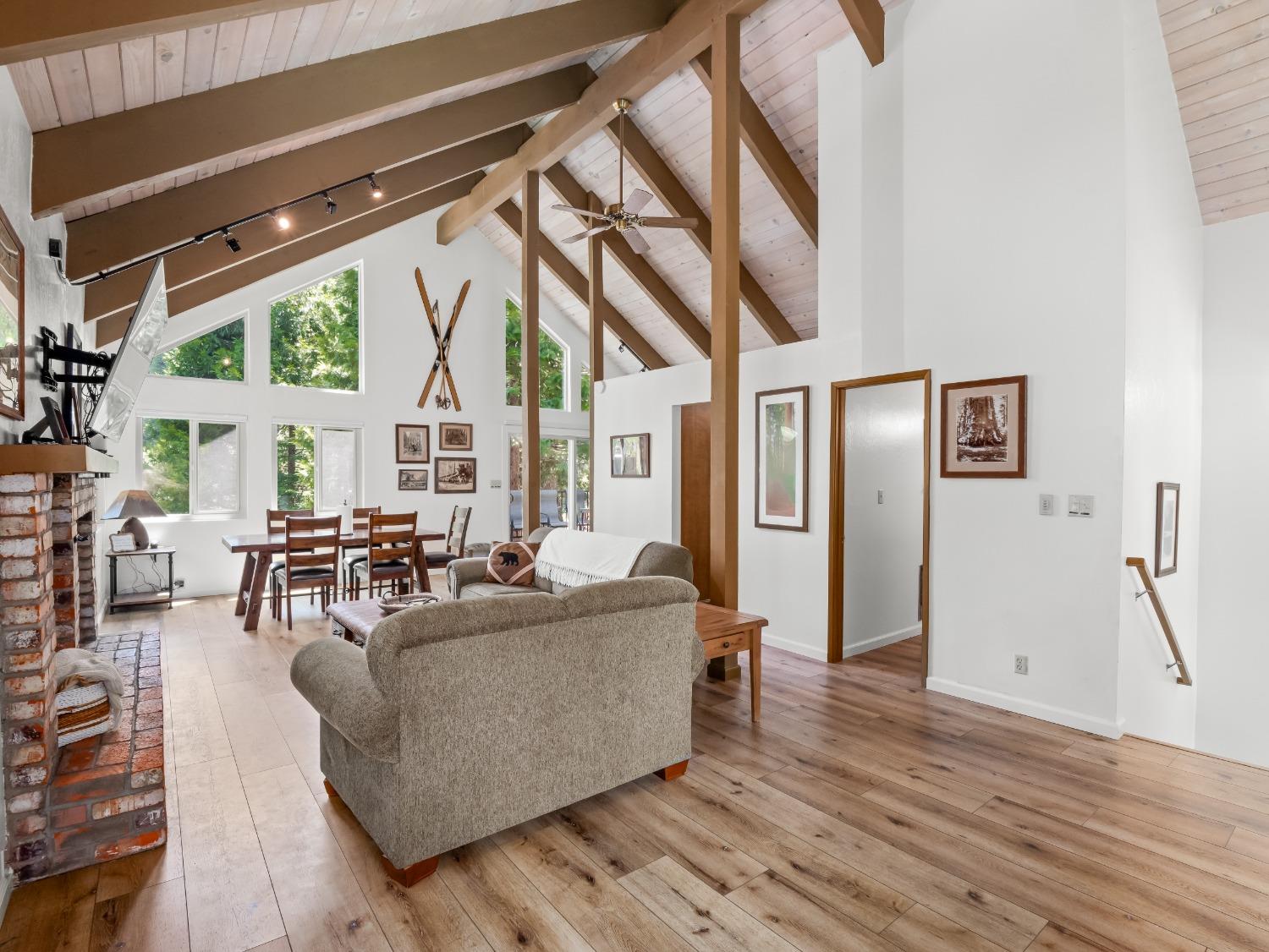1153 Silver Tip Ln, Fish Camp, CA 93623