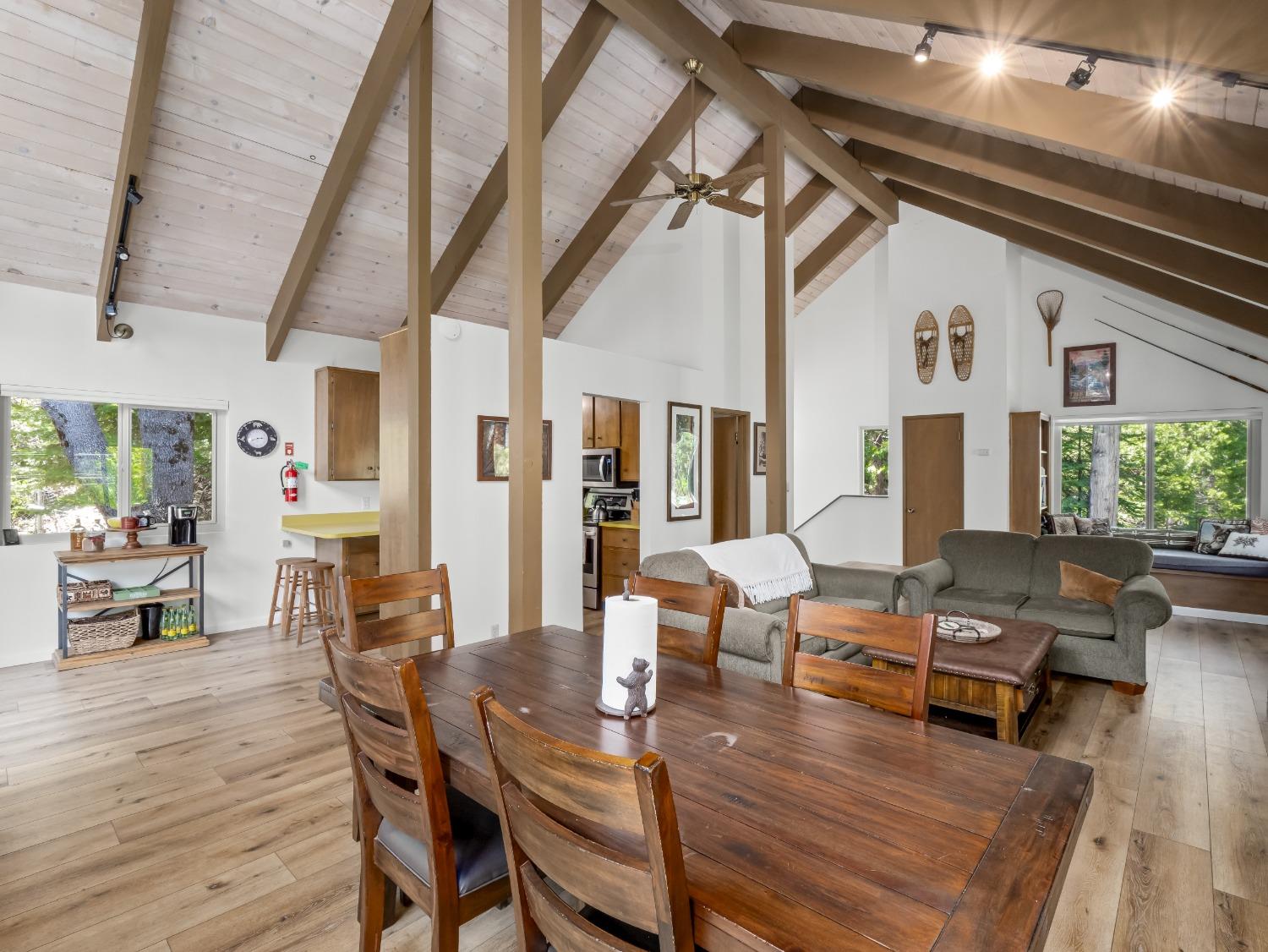 1153 Silver Tip Ln, Fish Camp, CA 93623