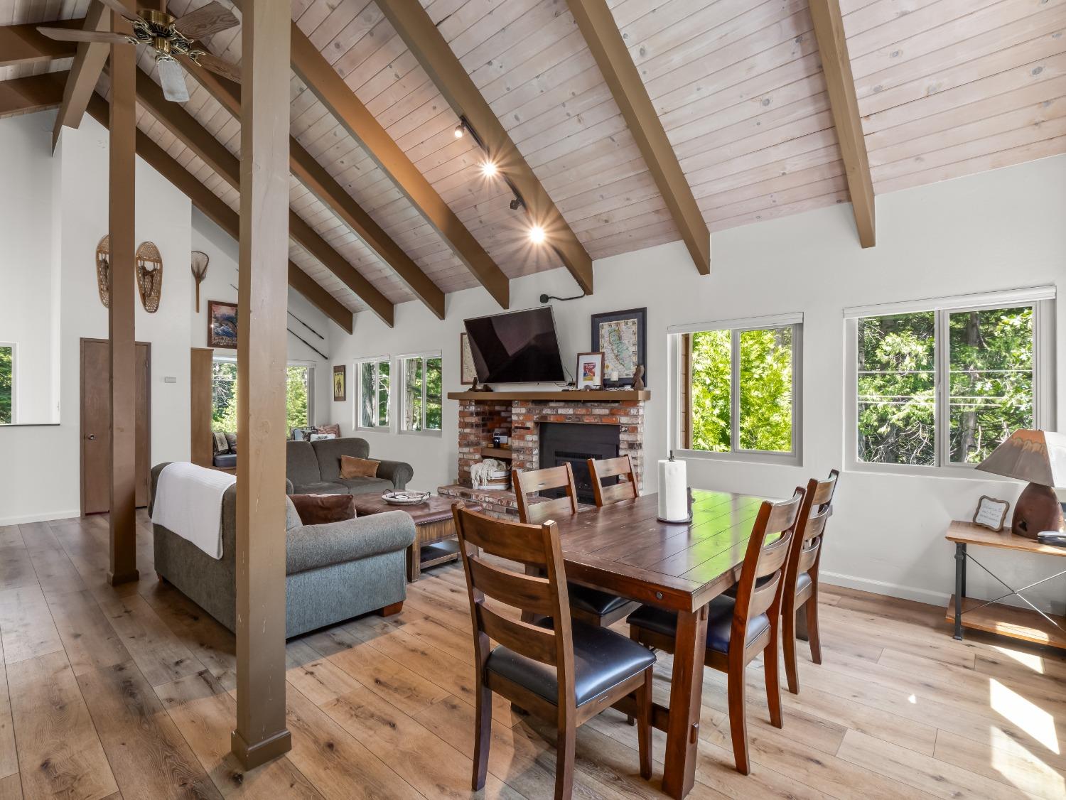 1153 Silver Tip Ln, Fish Camp, CA 93623