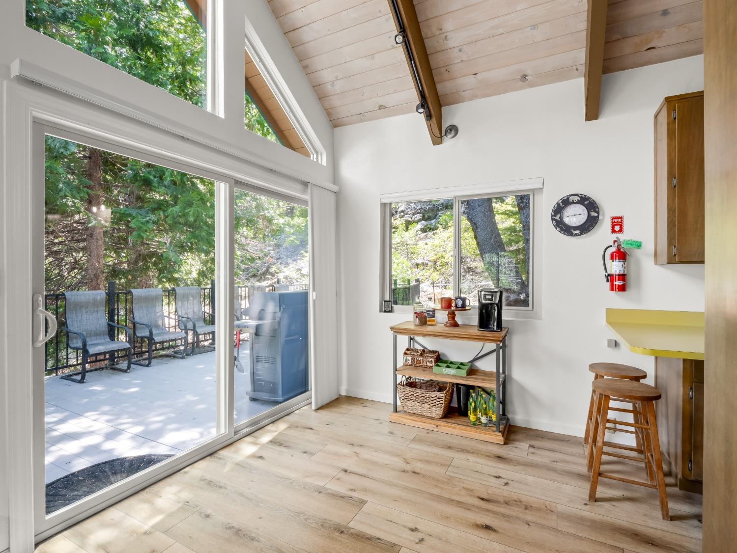 1153 Silver Tip Ln, Fish Camp, CA 93623