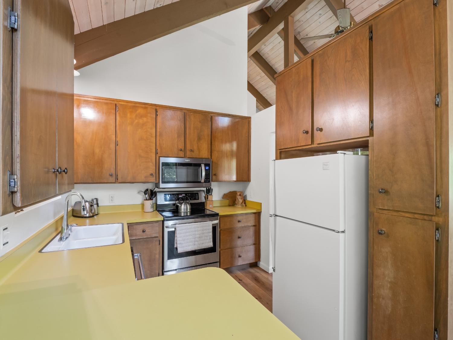 1153 Silver Tip Ln, Fish Camp, CA 93623