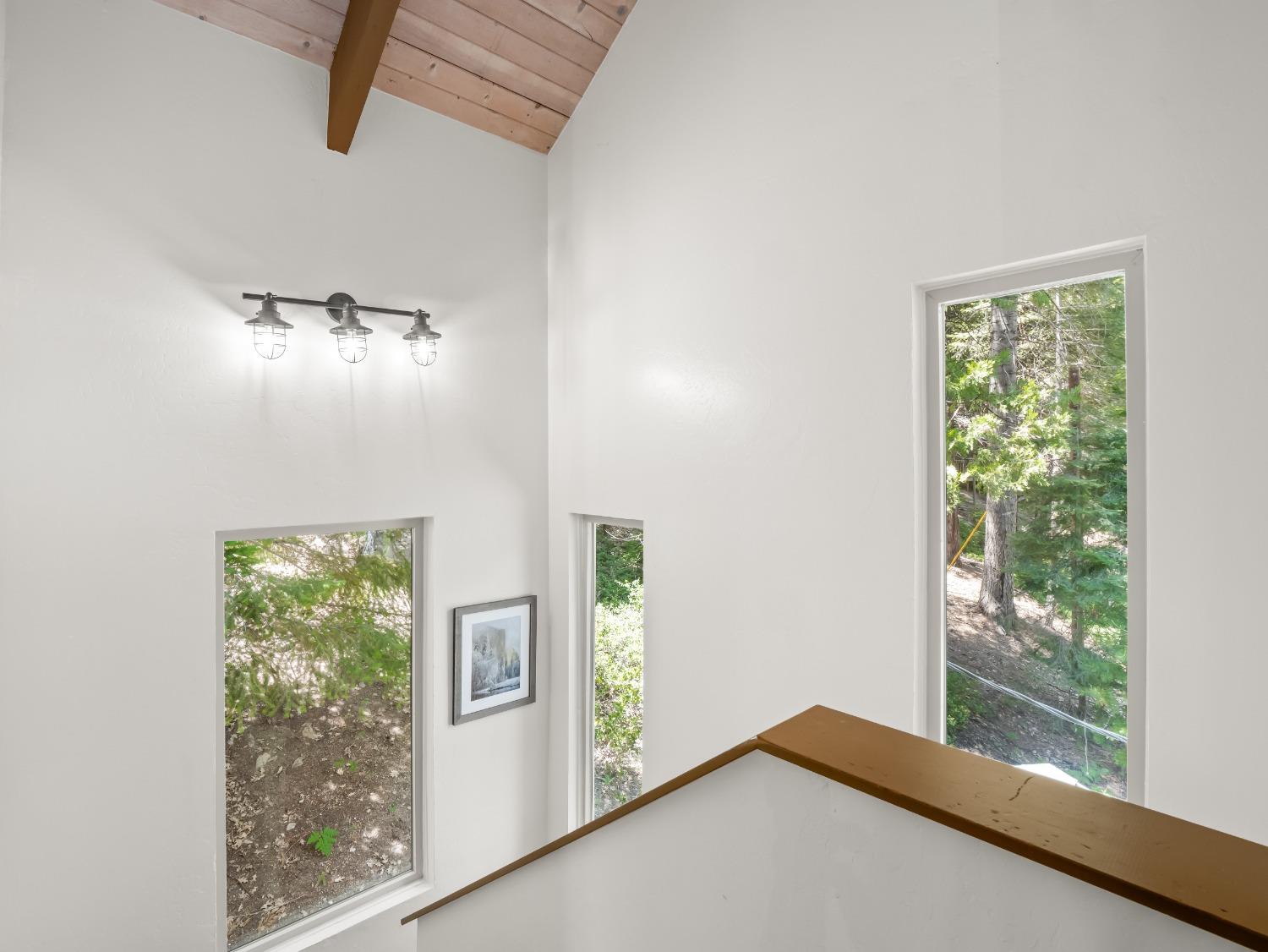 1153 Silver Tip Ln, Fish Camp, CA 93623
