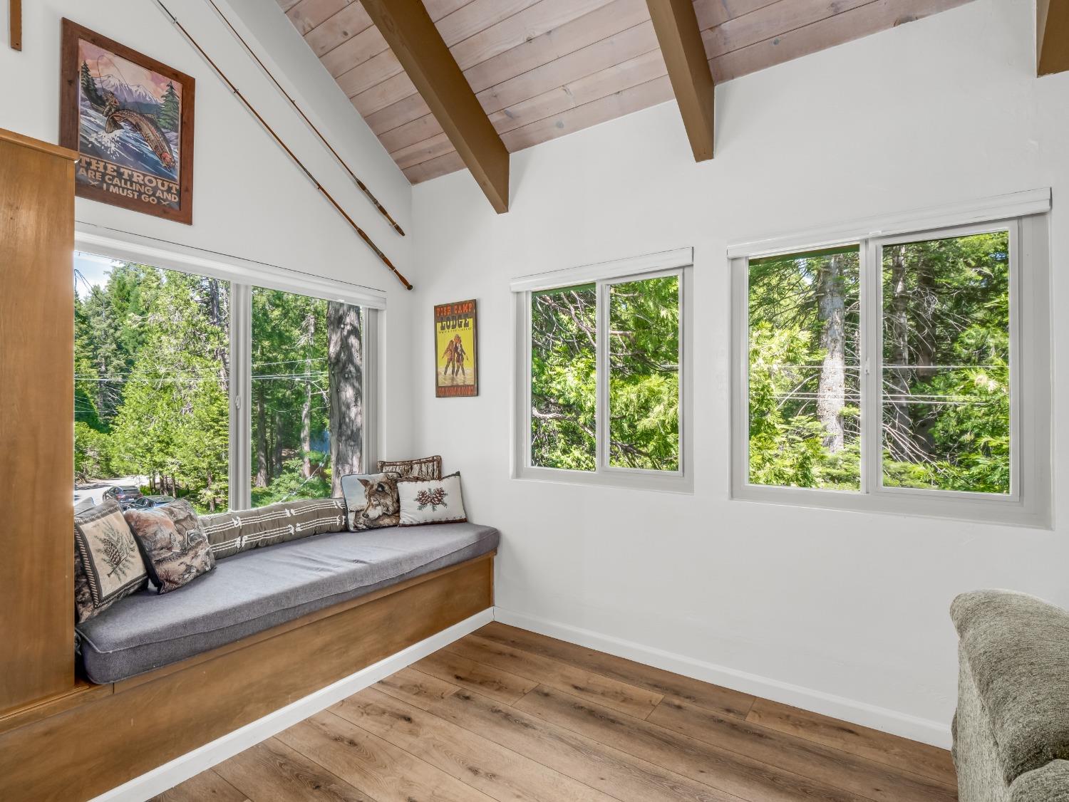 1153 Silver Tip Ln, Fish Camp, CA 93623