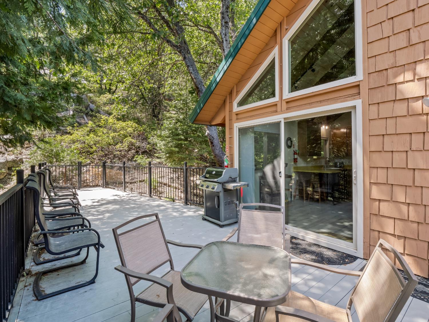 1153 Silver Tip Ln, Fish Camp, CA 93623