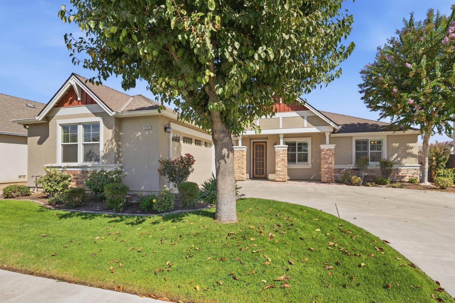 1556 Bellflower st, Kingsburg, CA 93631