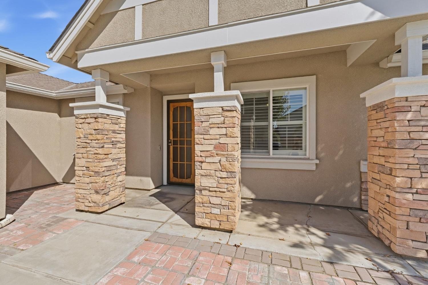 1556 Bellflower st, Kingsburg, CA 93631