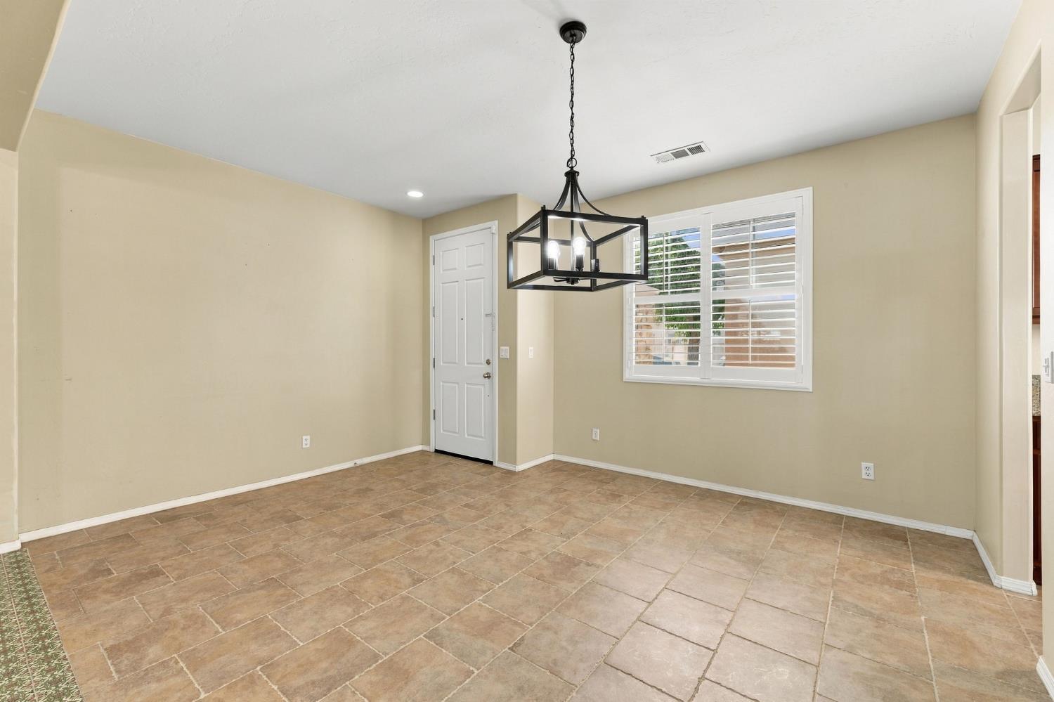 1556 Bellflower st, Kingsburg, CA 93631