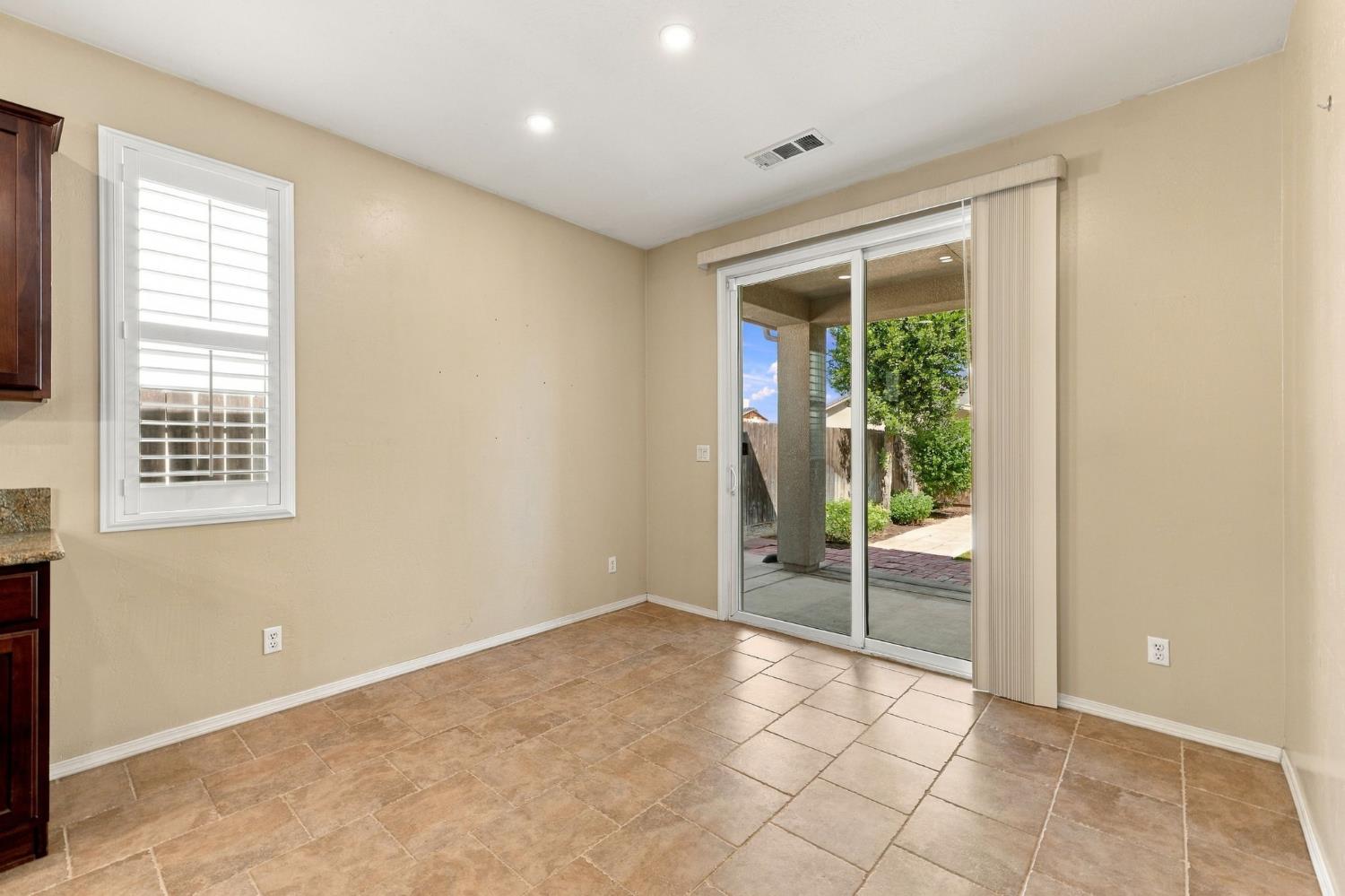 1556 Bellflower st, Kingsburg, CA 93631