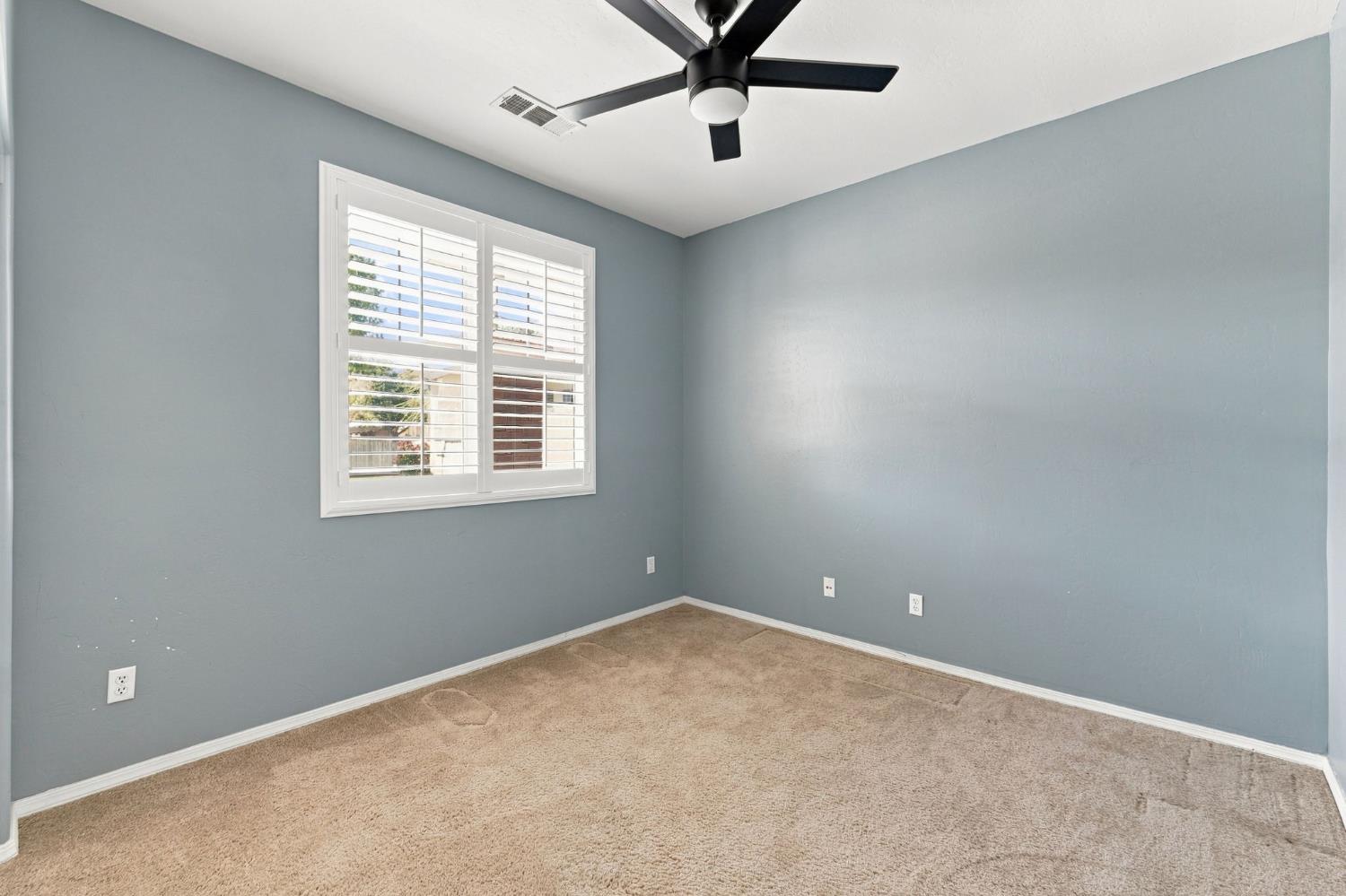 1556 Bellflower st, Kingsburg, CA 93631