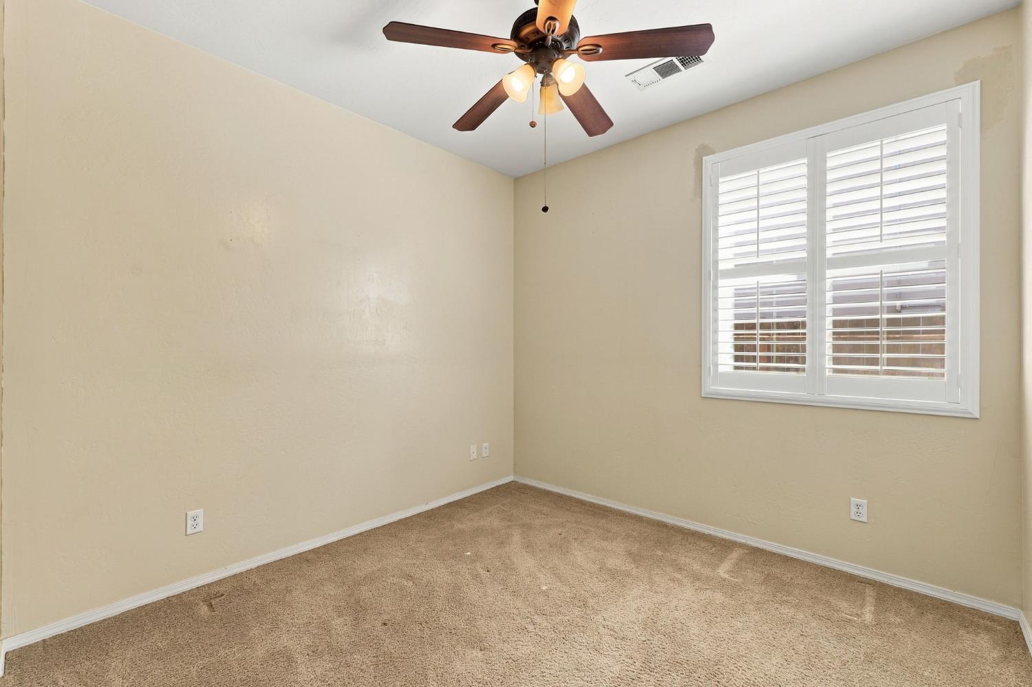 1556 Bellflower st, Kingsburg, CA 93631