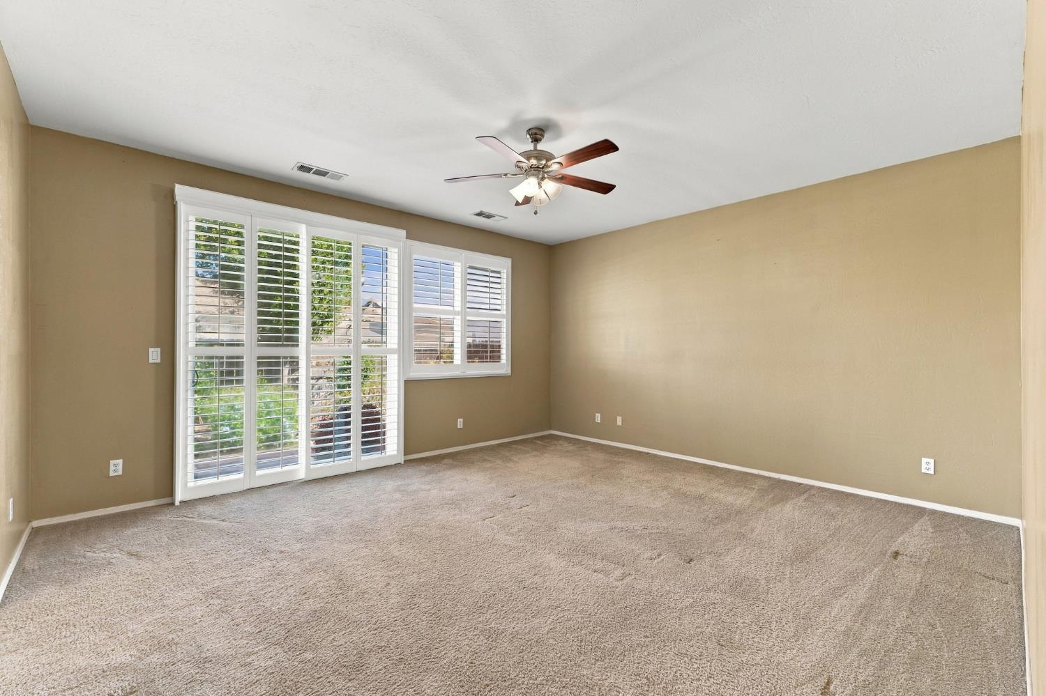 1556 Bellflower st, Kingsburg, CA 93631