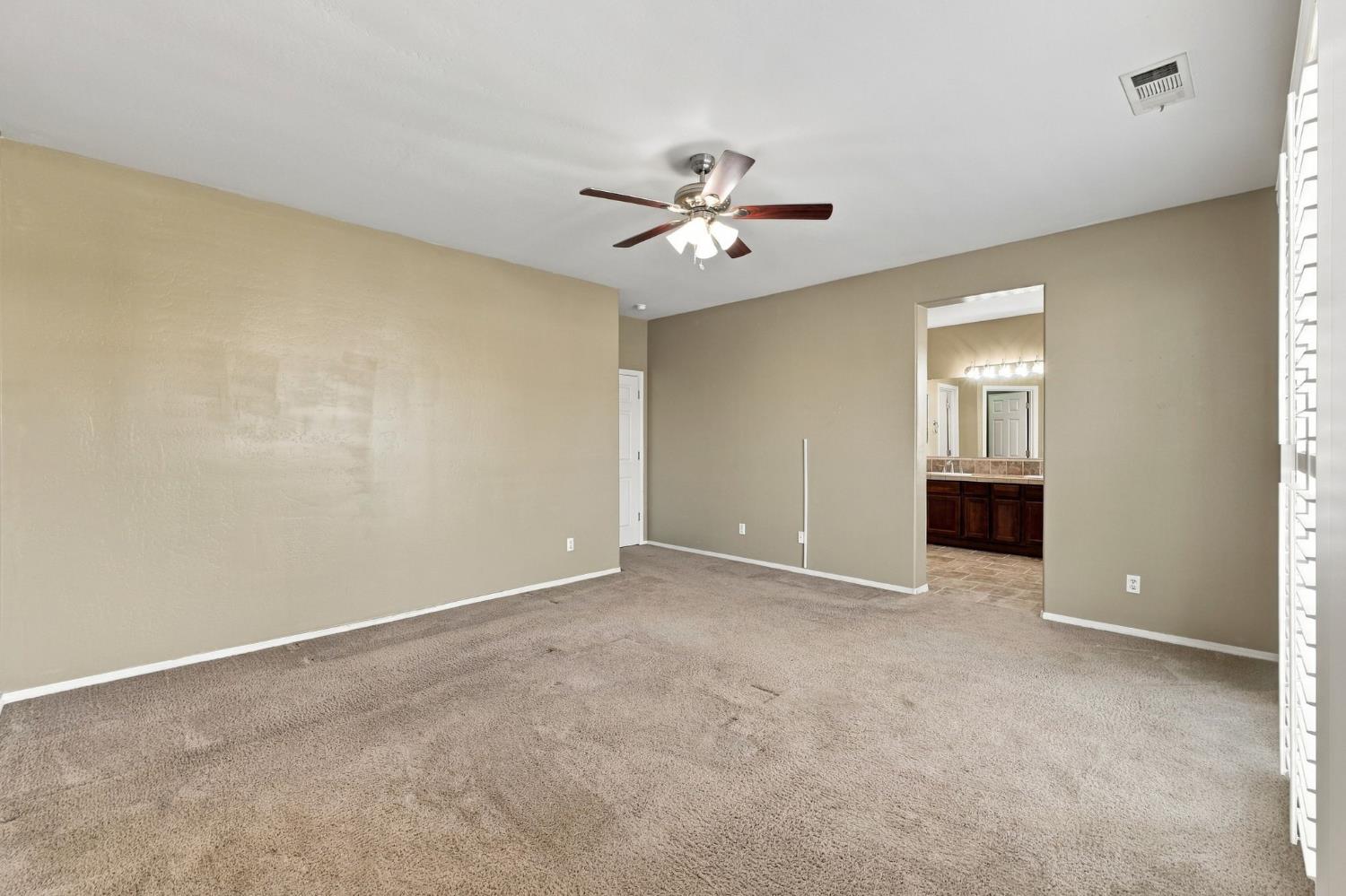 1556 Bellflower st, Kingsburg, CA 93631