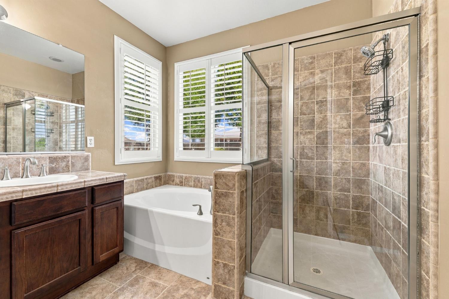 1556 Bellflower st, Kingsburg, CA 93631