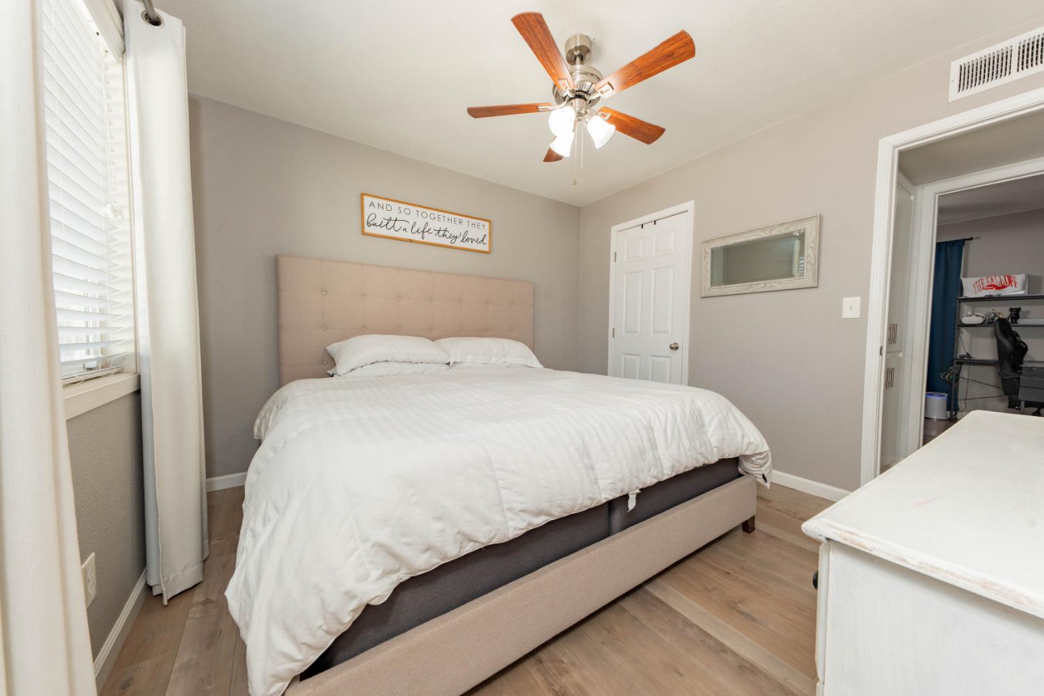 770 S Pratt St, Tulare, CA 93274