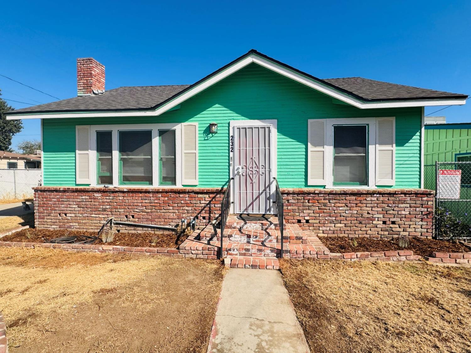 232 E Sweet Ave, Visalia, CA 93291