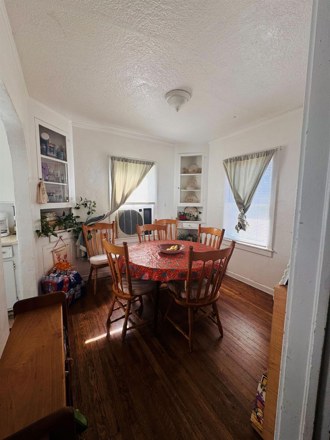 232 E Sweet Ave, Visalia, CA 93291