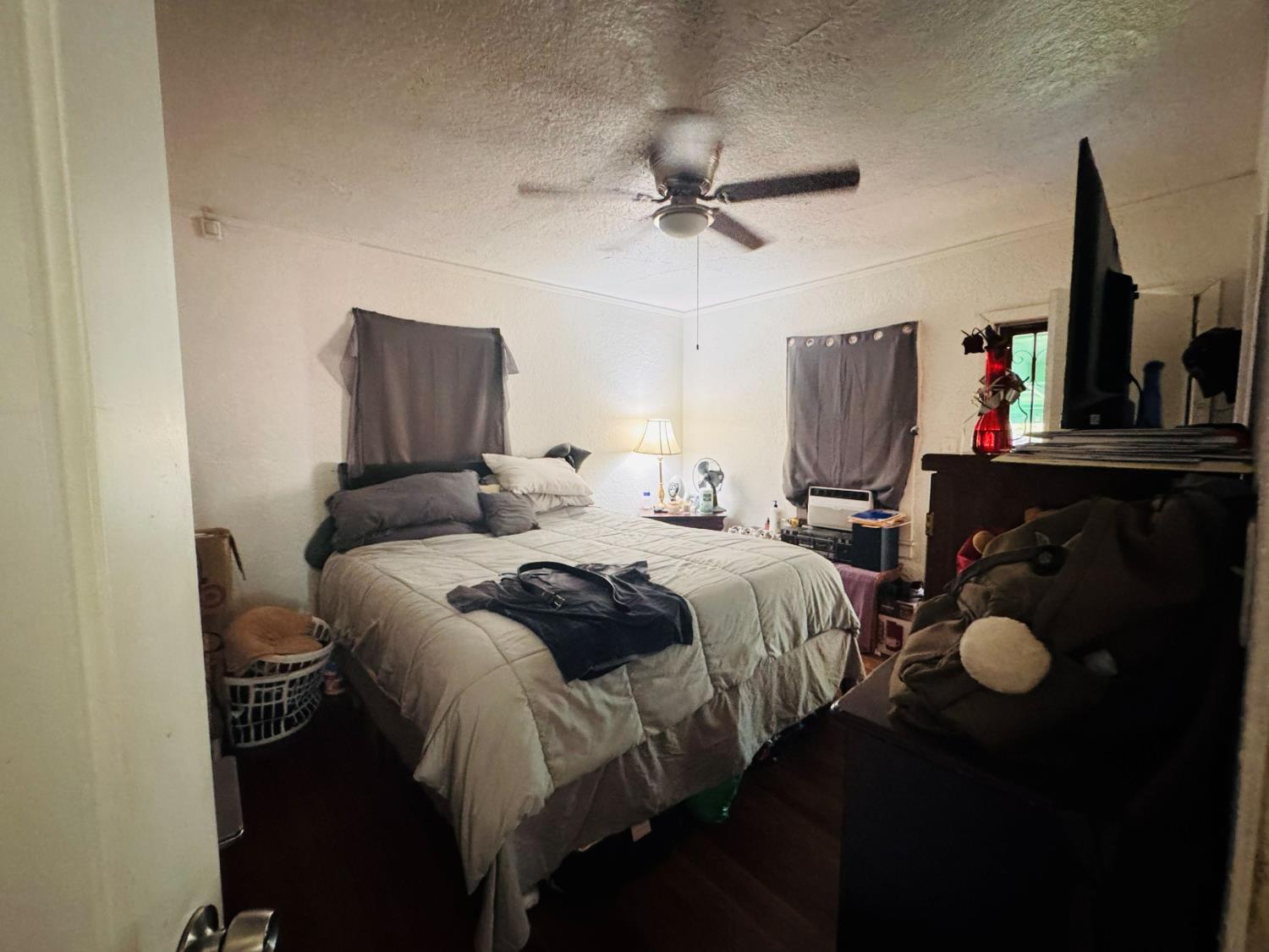 232 E Sweet Ave, Visalia, CA 93291