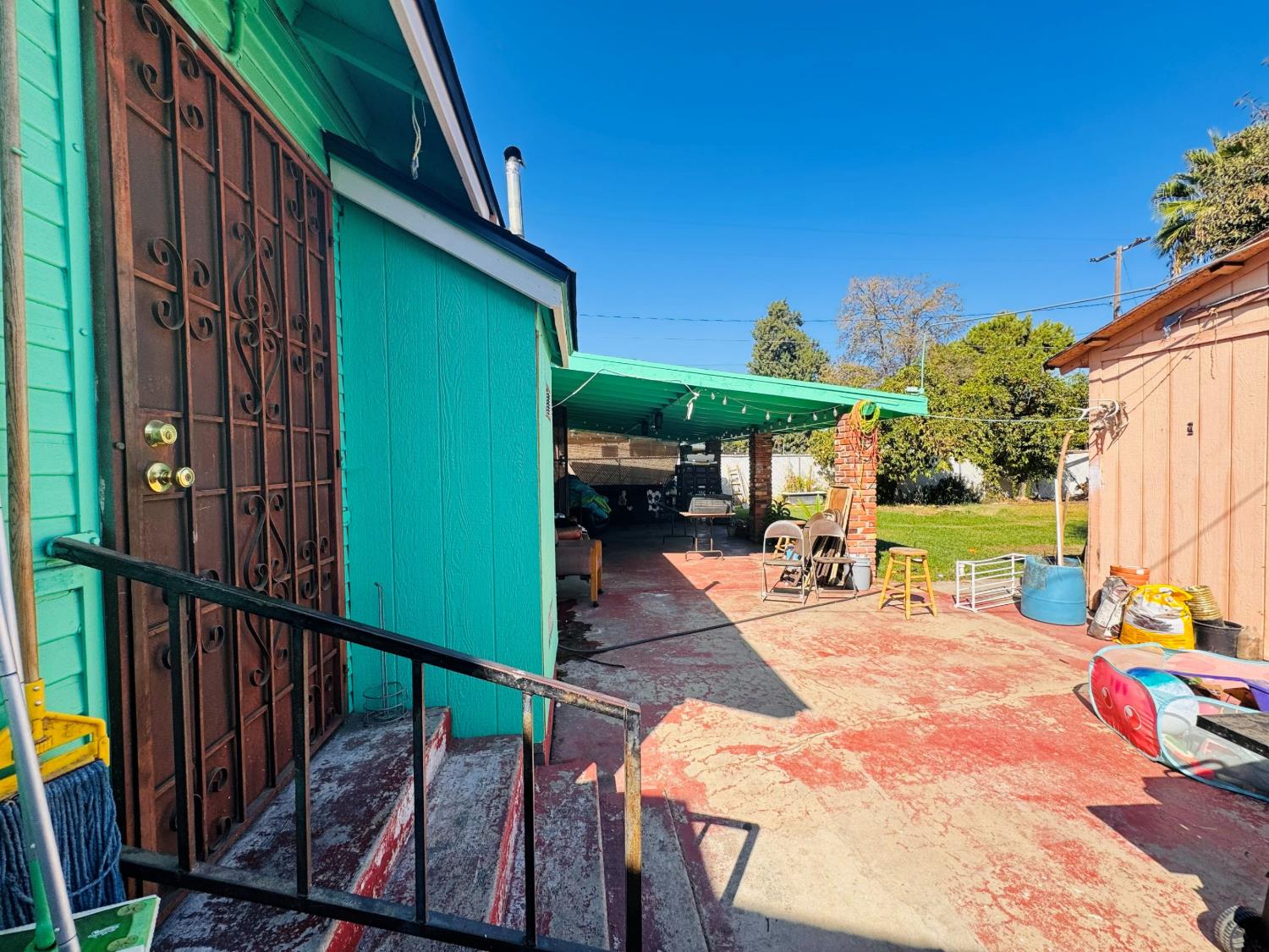 232 E Sweet Ave, Visalia, CA 93291