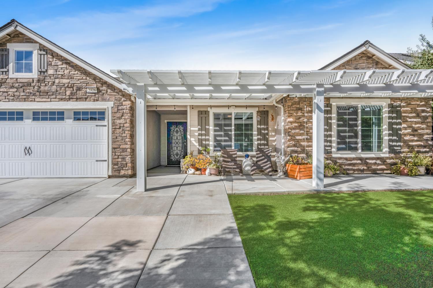 2326 W Andrew Ln, Hanford, CA 93230