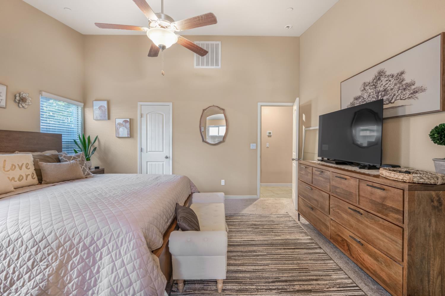 2326 W Andrew Ln, Hanford, CA 93230