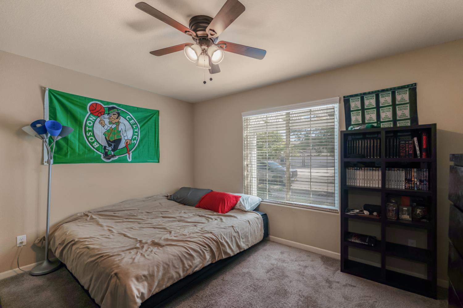 2326 W Andrew Ln, Hanford, CA 93230