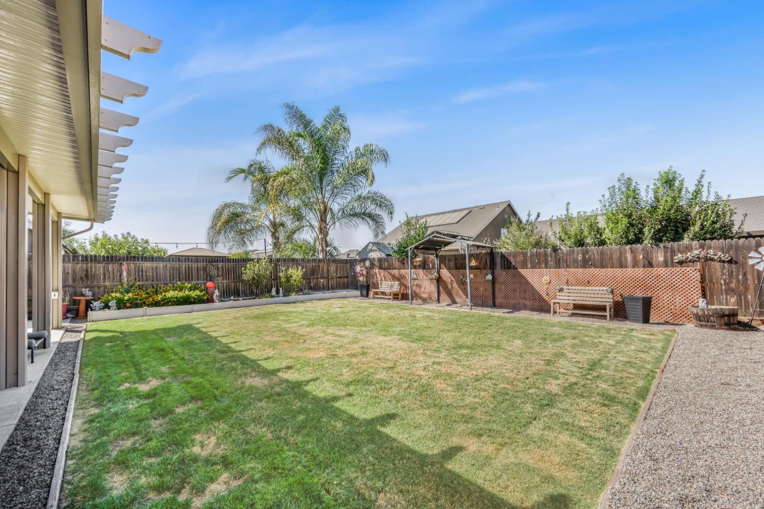 2326 W Andrew Ln, Hanford, CA 93230