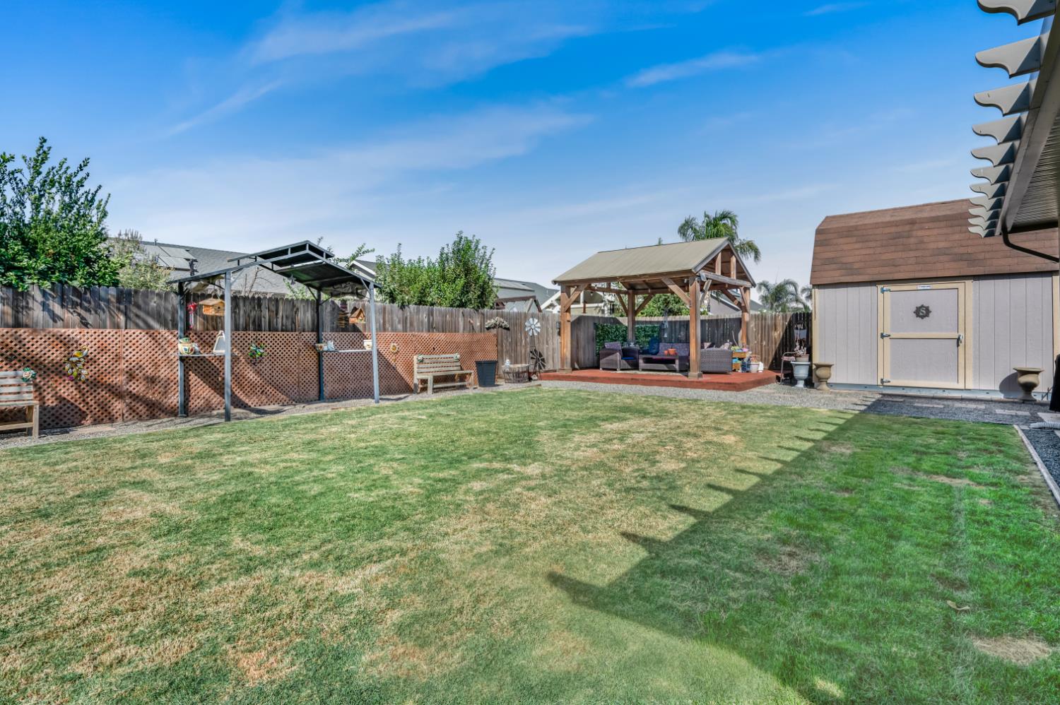 2326 W Andrew Ln, Hanford, CA 93230