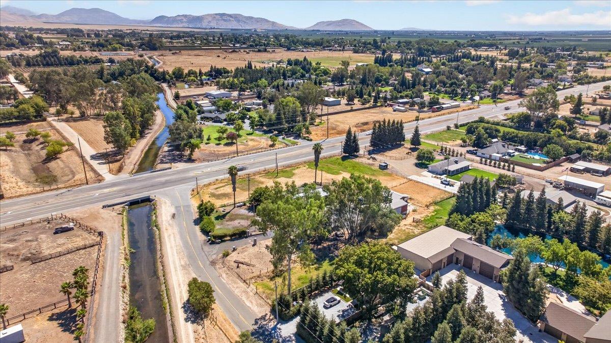 12909 E Gettysburg Ave, Sanger, CA 93657