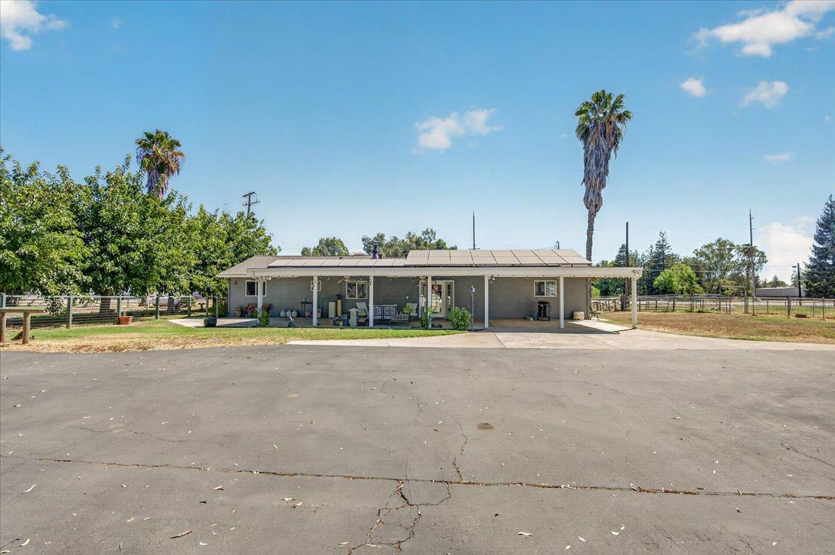 12909 E Gettysburg Ave, Sanger, CA 93657