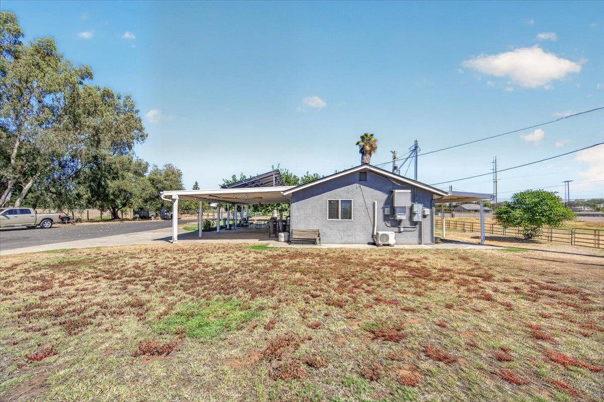 12909 E Gettysburg Ave, Sanger, CA 93657