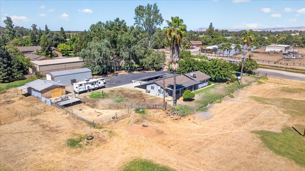 12909 E Gettysburg Ave, Sanger, CA 93657