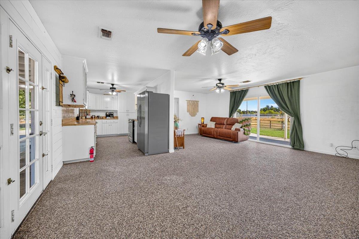 12909 E Gettysburg Ave, Sanger, CA 93657