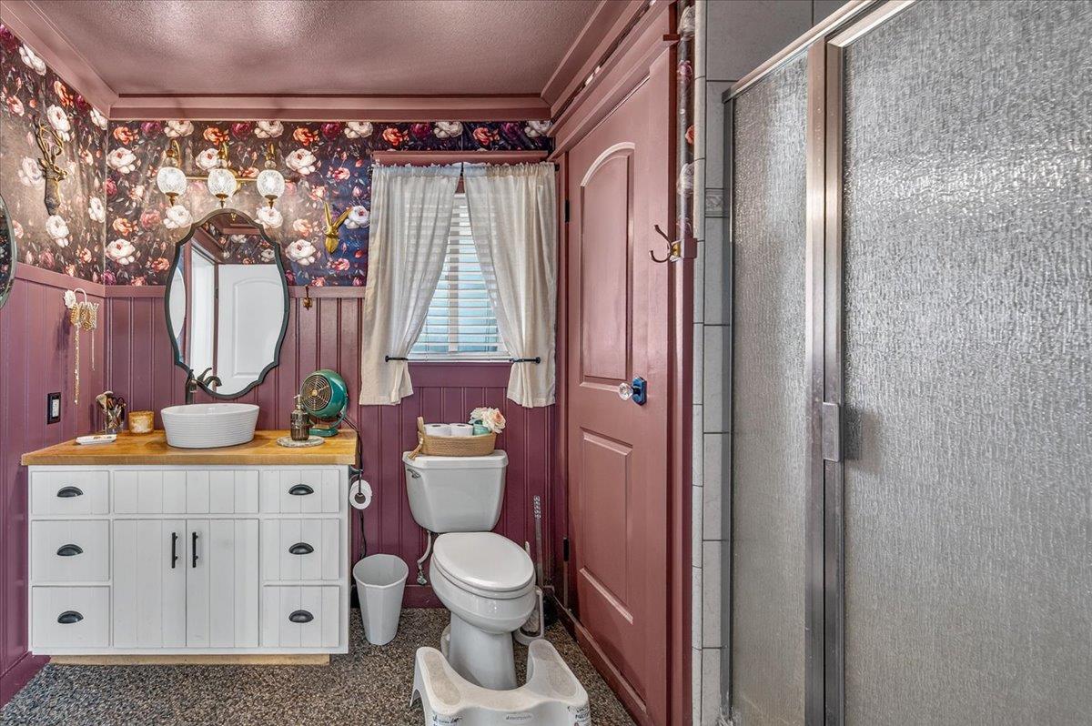 12909 E Gettysburg Ave, Sanger, CA 93657
