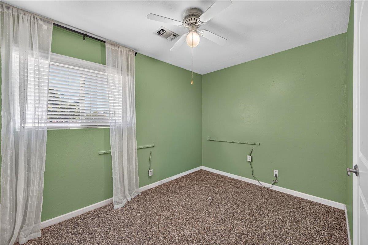 12909 E Gettysburg Ave, Sanger, CA 93657