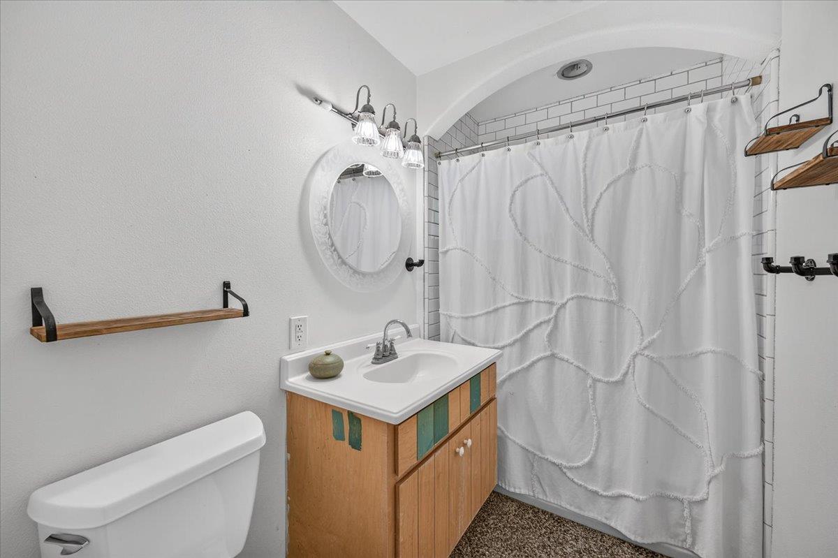 12909 E Gettysburg Ave, Sanger, CA 93657
