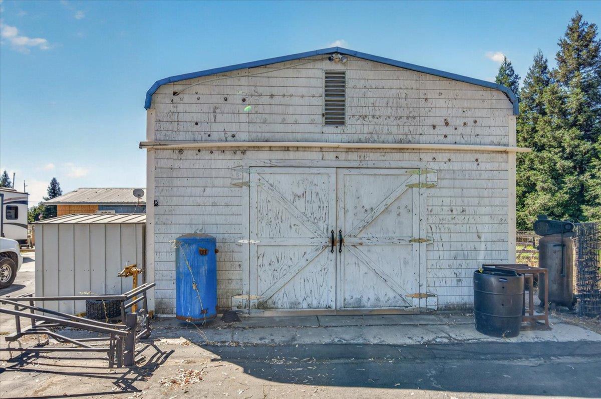 12909 E Gettysburg Ave, Sanger, CA 93657