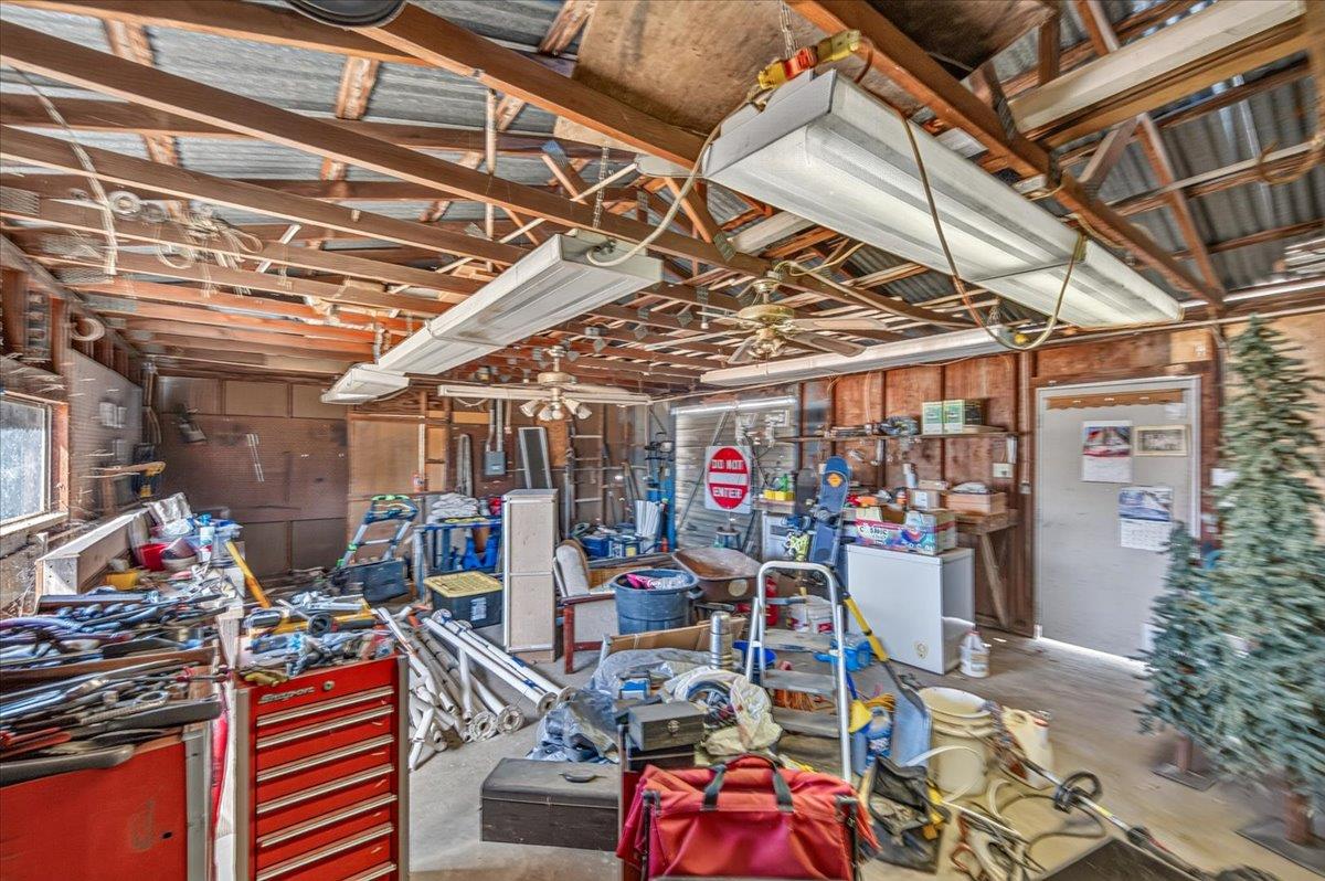 12909 E Gettysburg Ave, Sanger, CA 93657