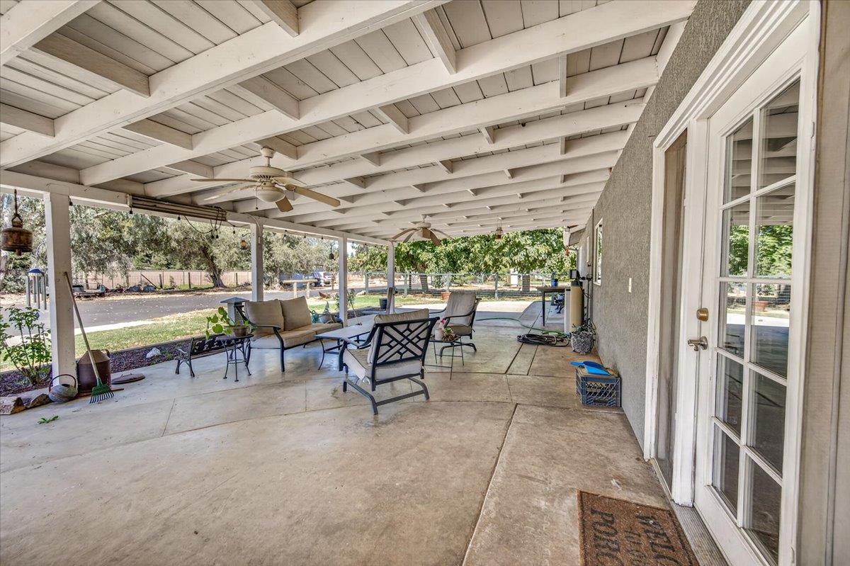12909 E Gettysburg Ave, Sanger, CA 93657