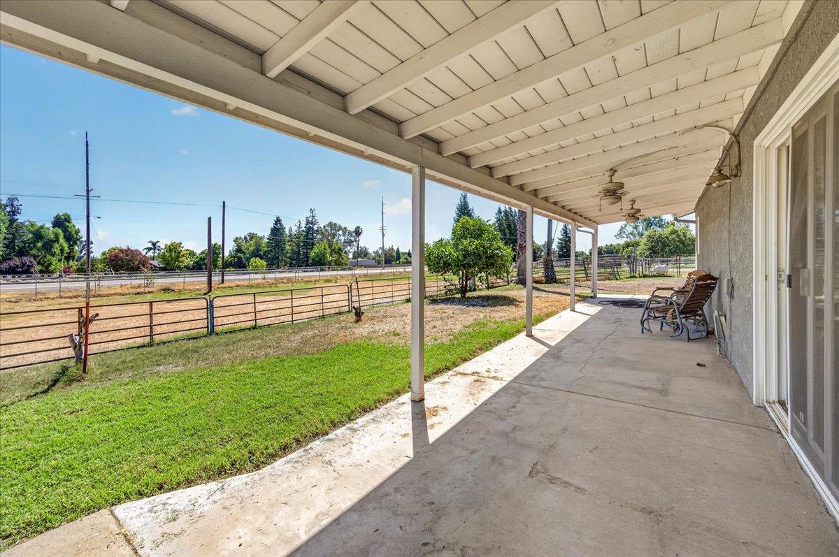 12909 E Gettysburg Ave, Sanger, CA 93657