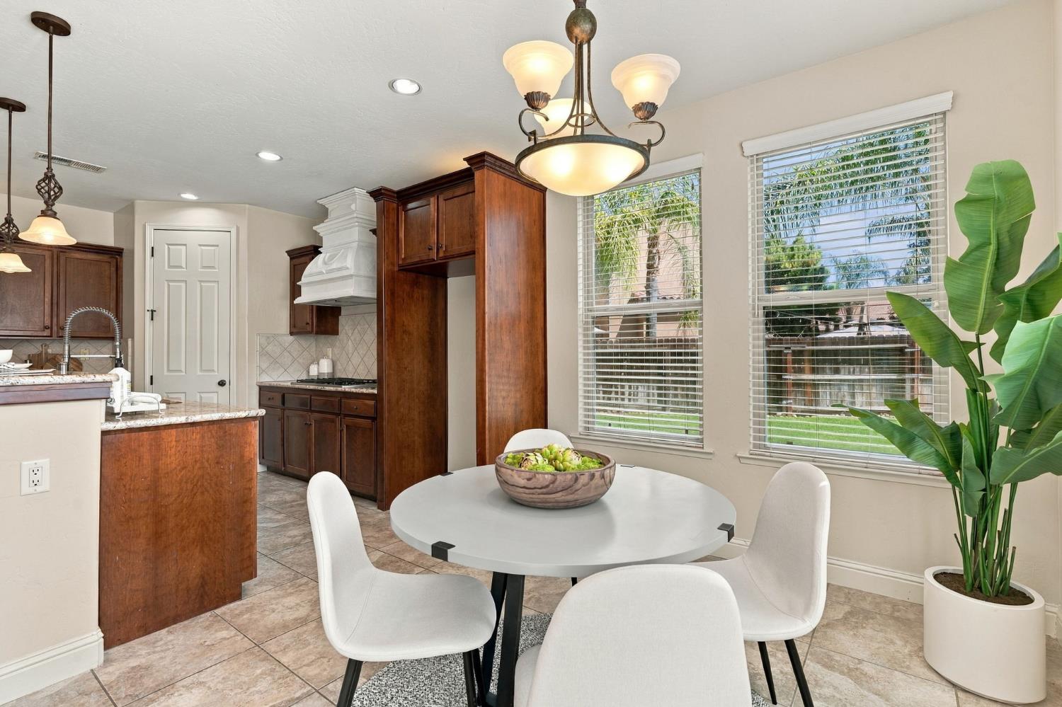 2603 E Powers Ave, Fresno, CA 93720