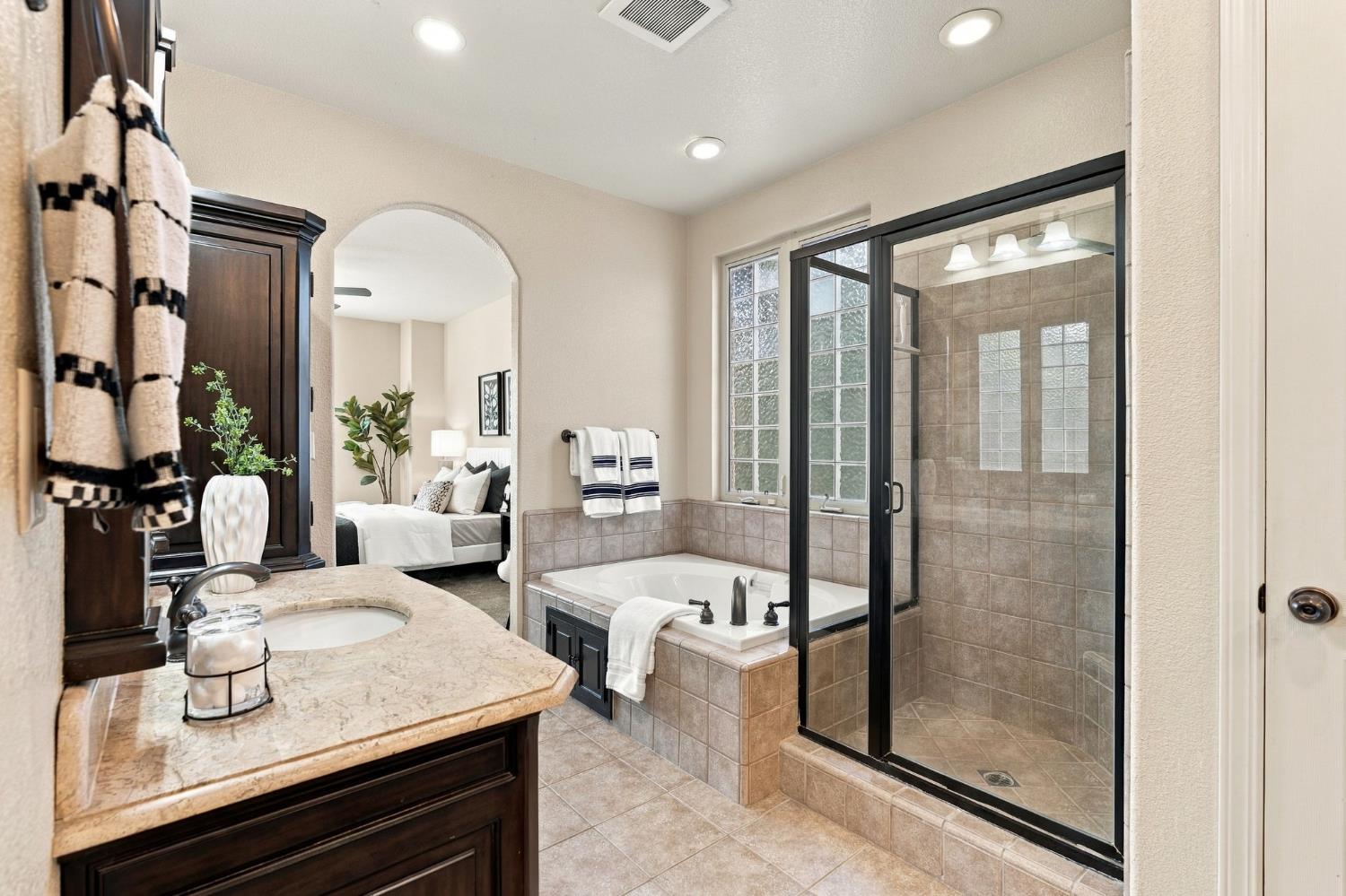 2603 E Powers Ave, Fresno, CA 93720