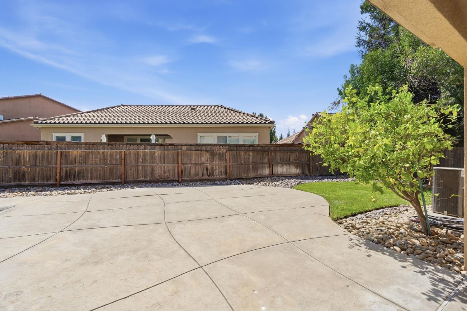2603 E Powers Ave, Fresno, CA 93720