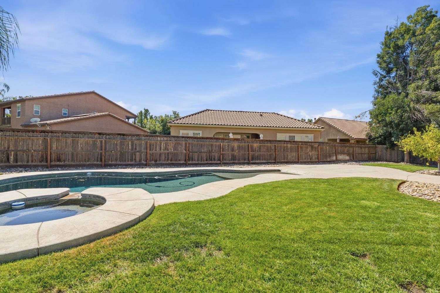 2603 E Powers Ave, Fresno, CA 93720