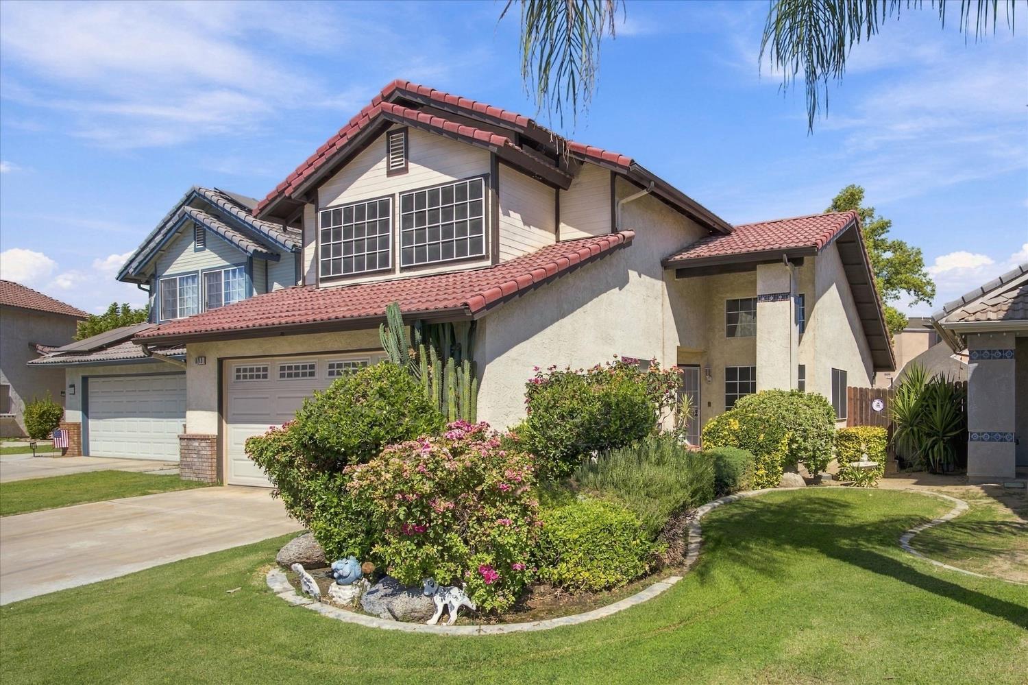 8216 Willowglen Dr, Bakersfield, CA 93311