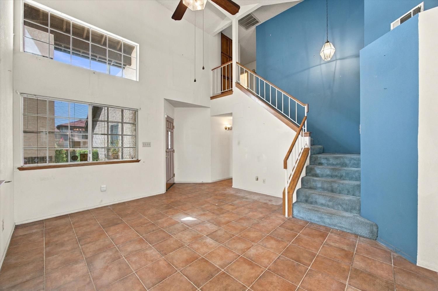 8216 Willowglen Dr, Bakersfield, CA 93311