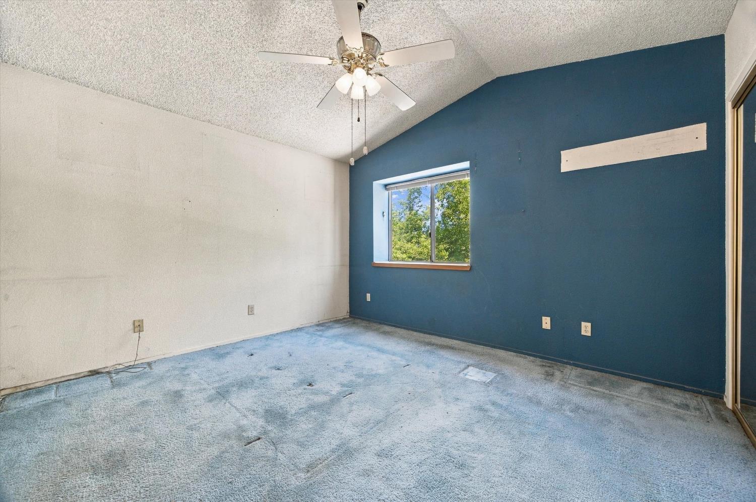 8216 Willowglen Dr, Bakersfield, CA 93311