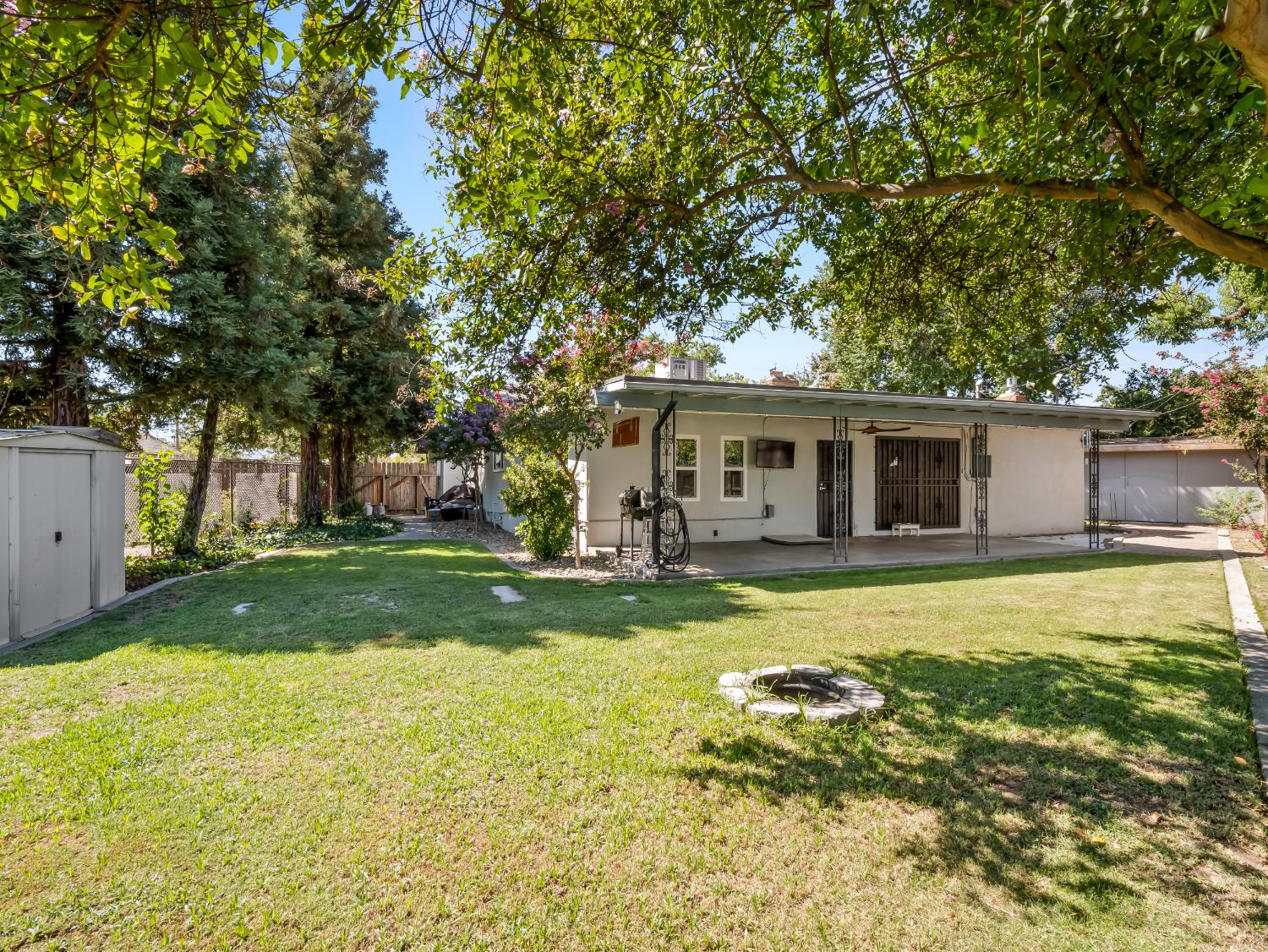 3763 E Robinson Ave, Fresno, CA 93726