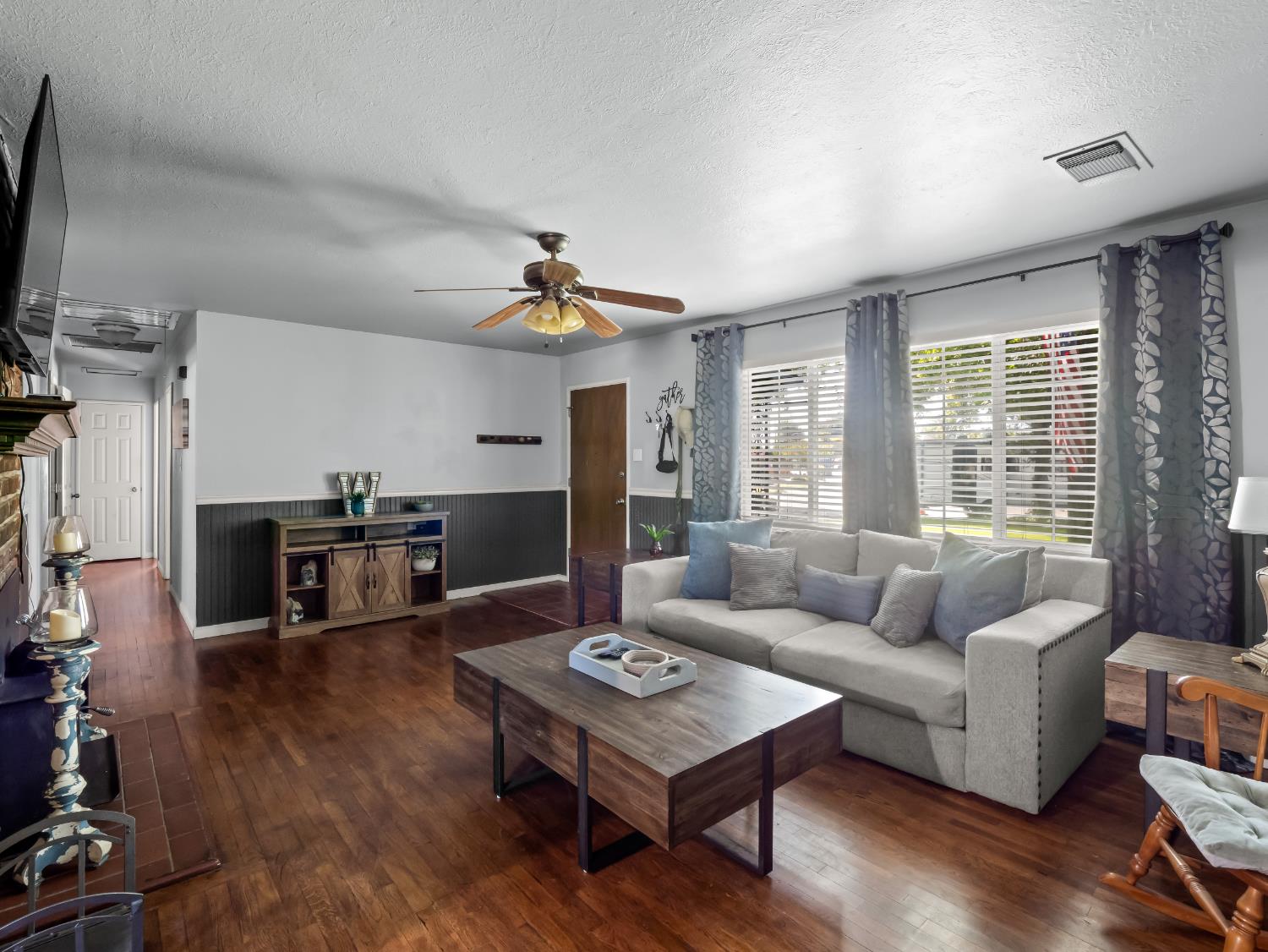 3763 E Robinson Ave, Fresno, CA 93726