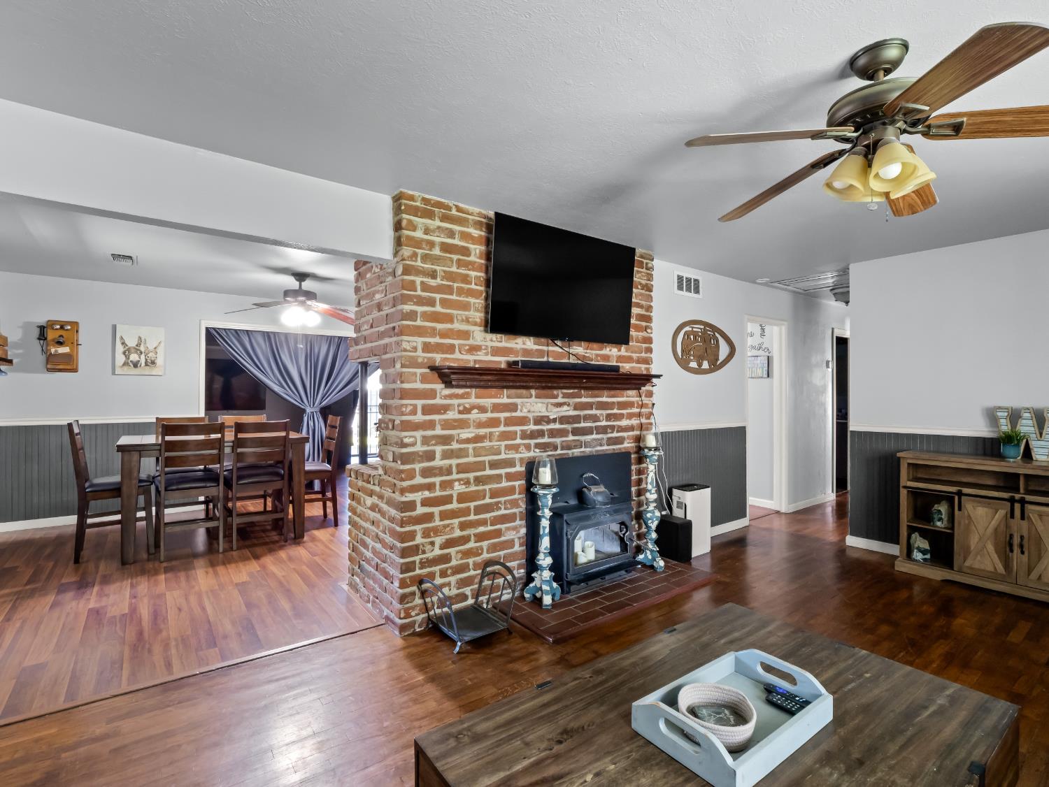 3763 E Robinson Ave, Fresno, CA 93726