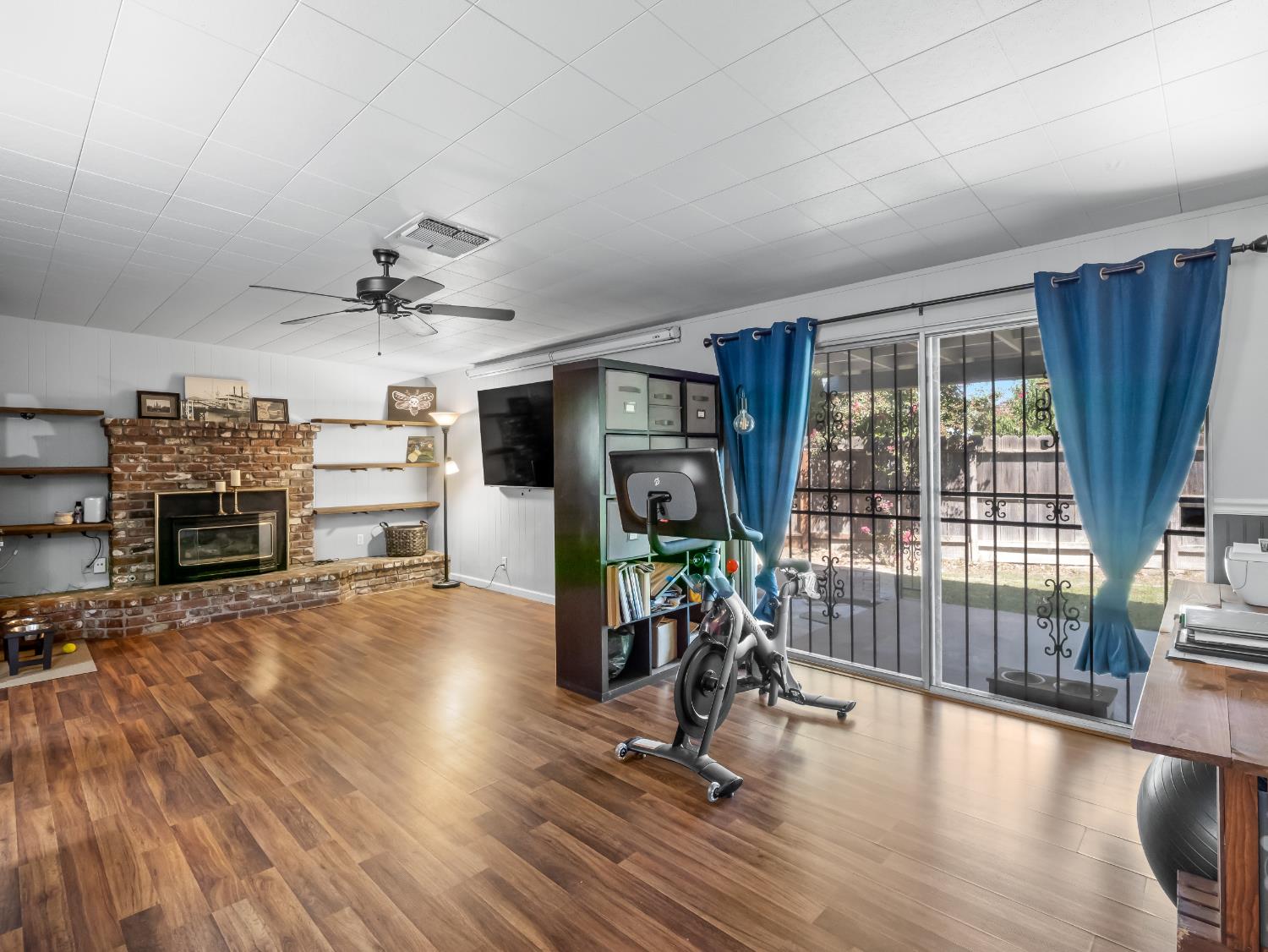 3763 E Robinson Ave, Fresno, CA 93726